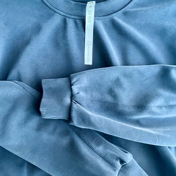 EUC Lululemon Perfectly Oversized Cropped Crew Softstreme size 6 - Picture 5 of 7